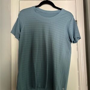 Lululemon tshirt